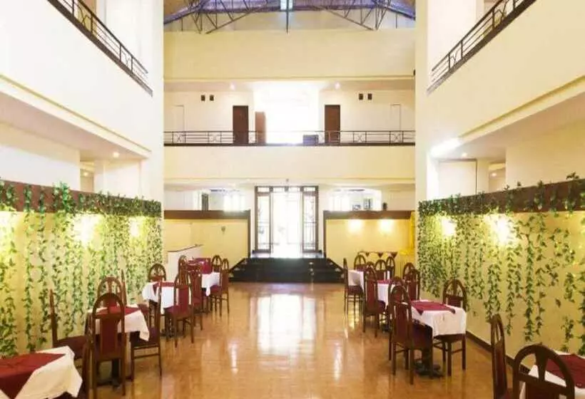 The Dhanhills A Valley View Hotel In Panchgani