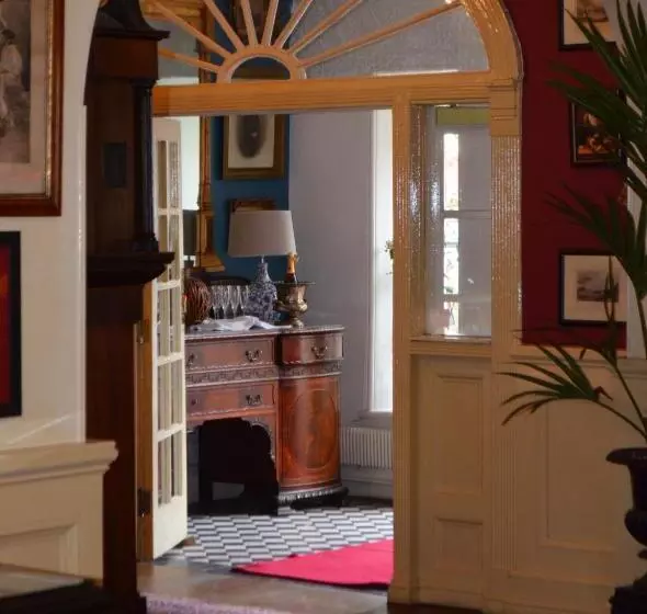 فندق The Listowel Arms