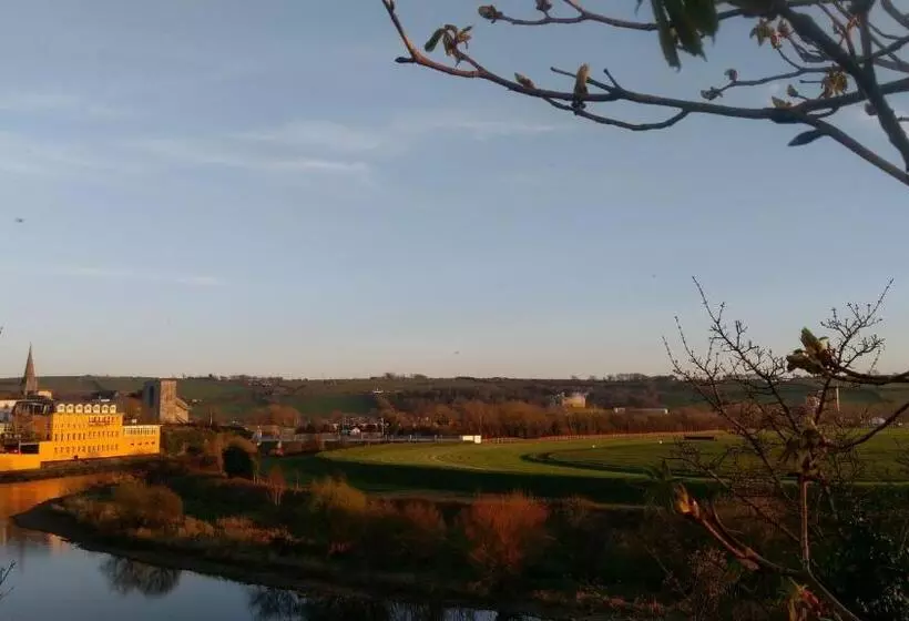 فندق The Listowel Arms