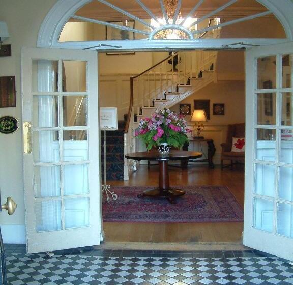 فندق The Listowel Arms