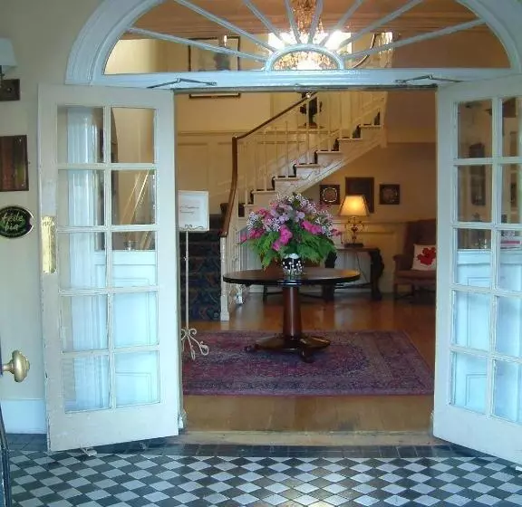 فندق The Listowel Arms