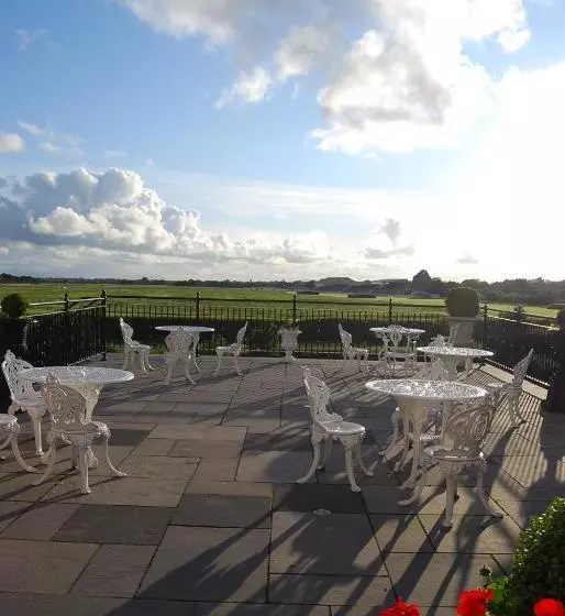 فندق The Listowel Arms