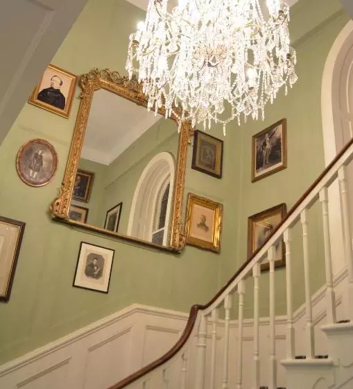 فندق The Listowel Arms