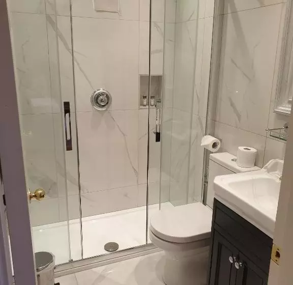 فندق The Listowel Arms