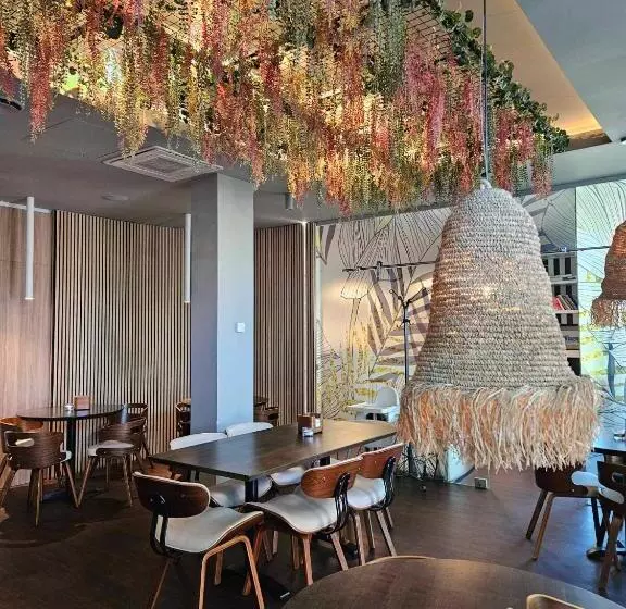 هتل Viešbutis Simpatija