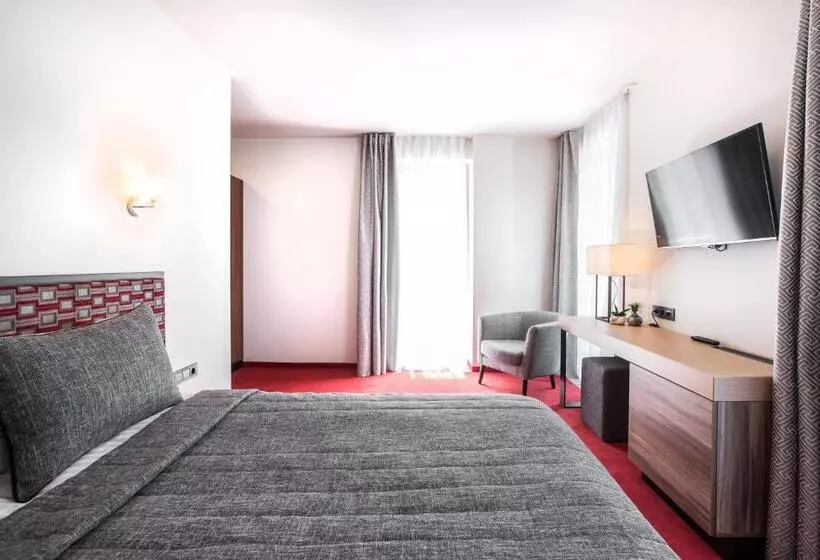 هتل Viešbutis Simpatija