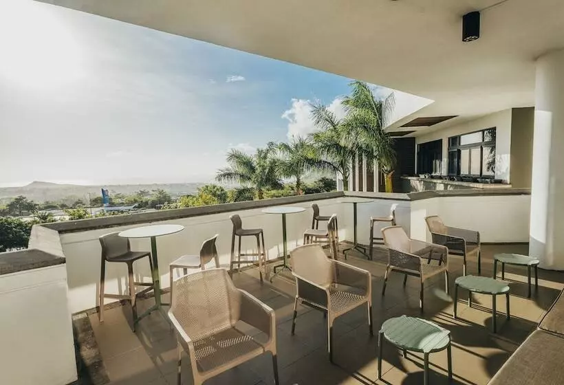 هتل Voila Bagatelle