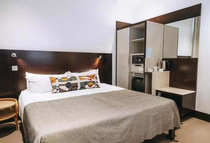 هتل Voila Bagatelle