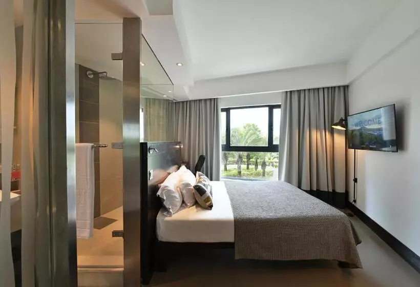 هتل Voila Bagatelle