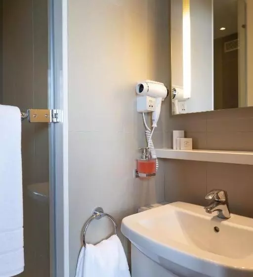 هتل Voila Bagatelle