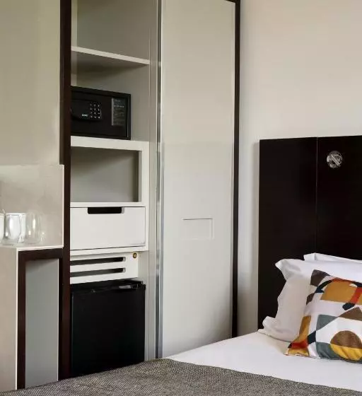 هتل Voila Bagatelle