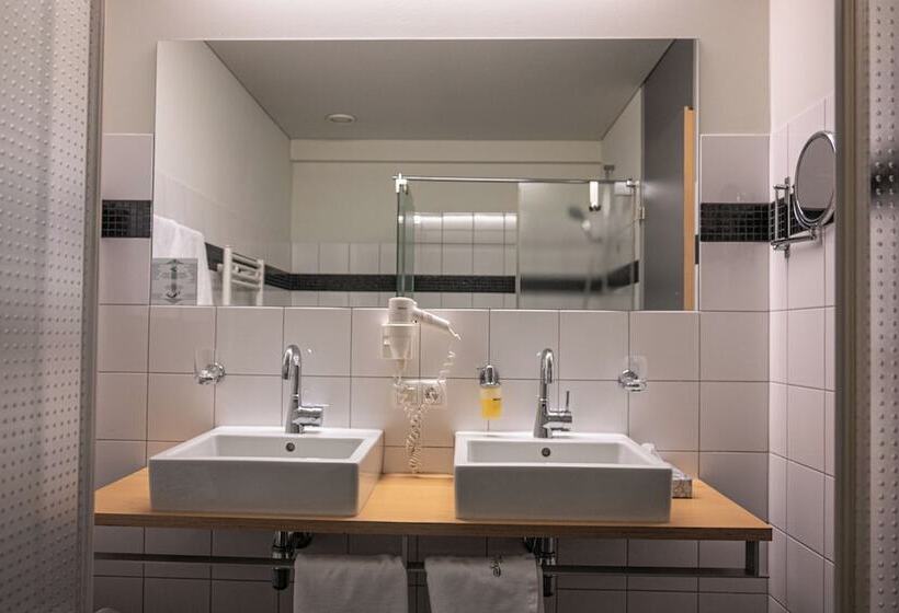 بنسيون Schäfle Landgasthof