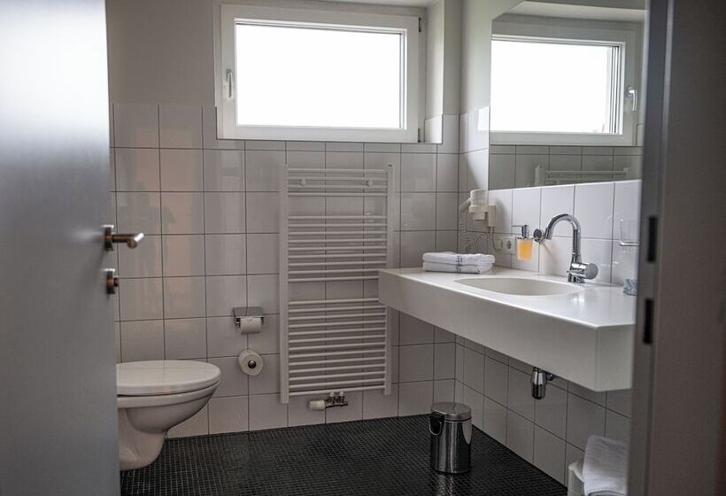 بنسيون Schäfle Landgasthof