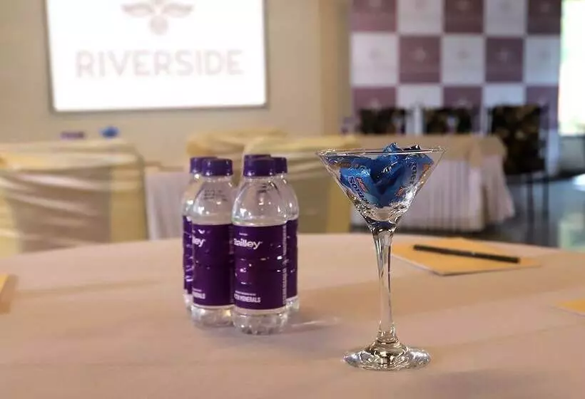 אתר נופש Riverside By Aahma