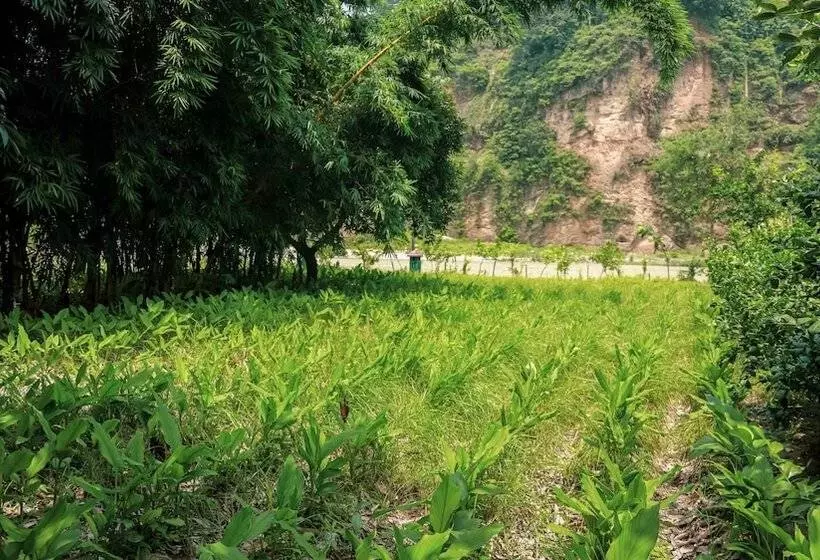 אתר נופש Riverside By Aahma