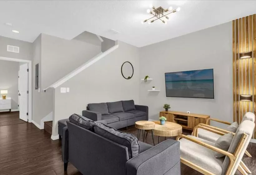 4 Bedrooms  3 Bathrooms  West Lucaya 3200 Ol