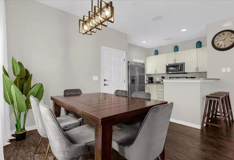 4 Bedrooms  3 Bathrooms  West Lucaya 3200 Ol