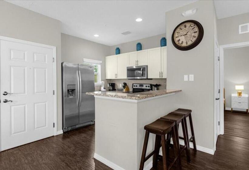 4 Bedrooms  3 Bathrooms  West Lucaya 3200 Ol