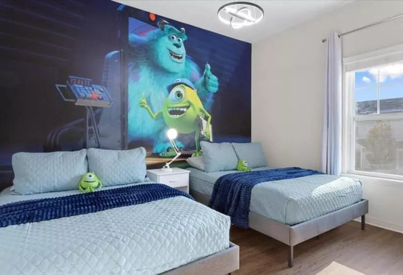 4 Bedrooms  3 Bathrooms  West Lucaya 3200 Ol