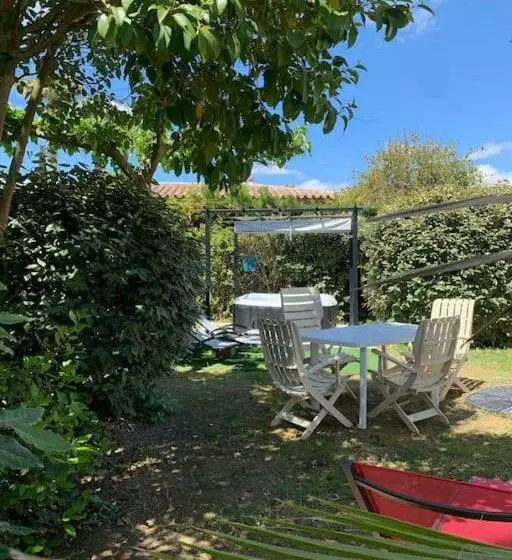 Mazet Des Orchidées   Gîte 2 à 4 Personnes 50 M2   Jardin, Accès Et Spa Privé En Occitanie