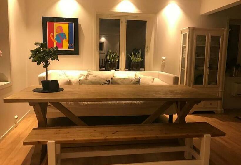 Stort Hus I Porsgrunn Sentrum Med Gangavstand Til Alt & Gratis Parkering Til Flere Biler