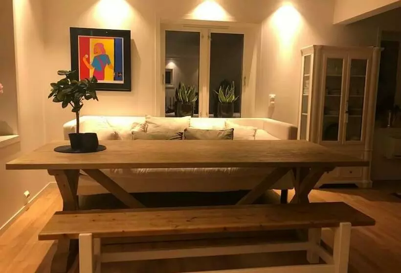 Stort Hus I Porsgrunn Sentrum Med Gangavstand Til Alt & Gratis Parkering Til Flere Biler