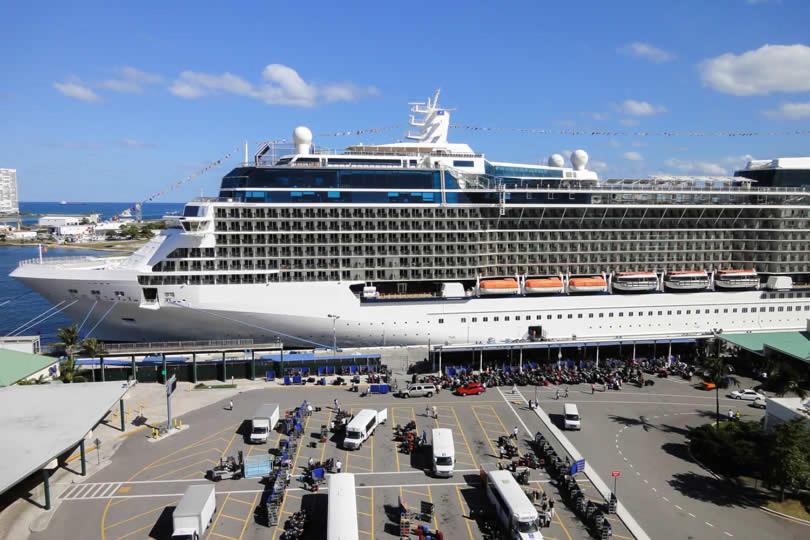 Lunasea Apt Downtown Airport Cruise