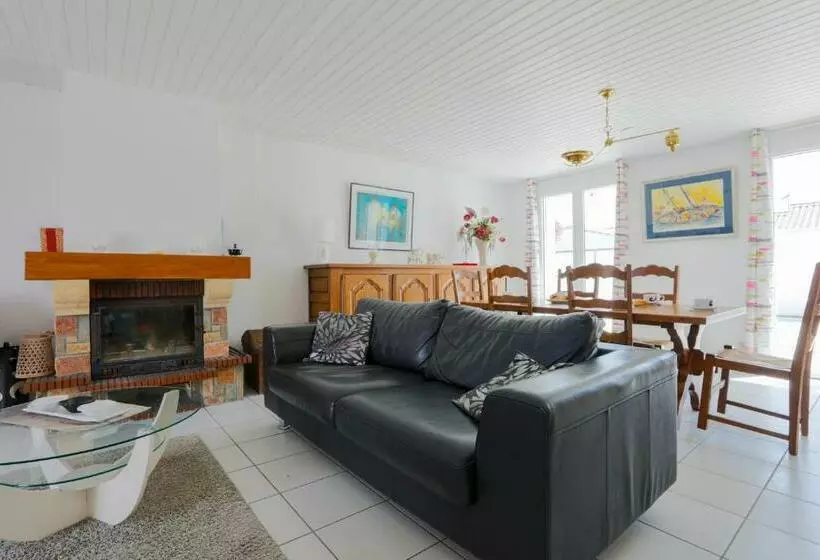 Maison Confortable A Deux Pas Du Village