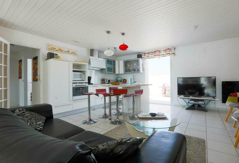 Maison Confortable A Deux Pas Du Village