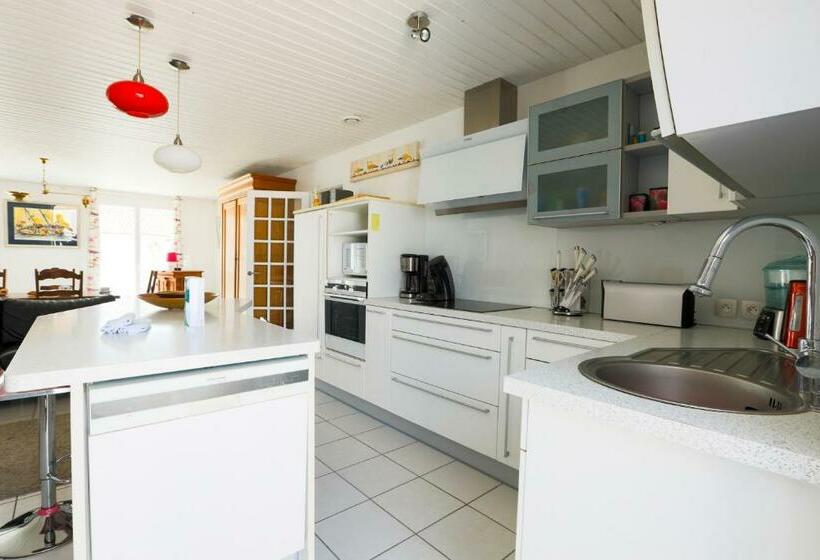 Maison Confortable A Deux Pas Du Village