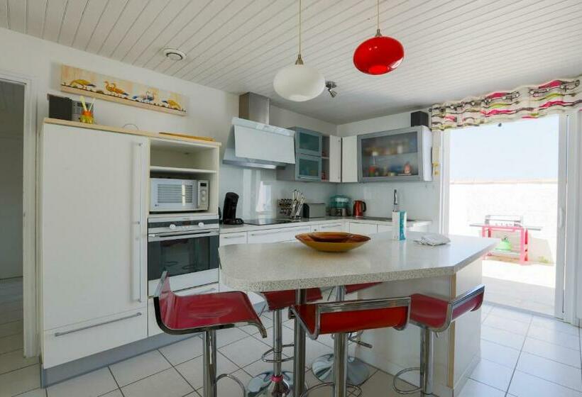 Maison Confortable A Deux Pas Du Village