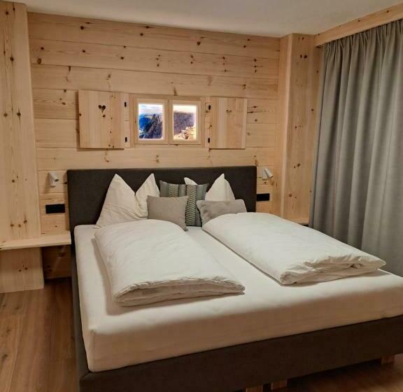 Pliegermoar   Adults Only