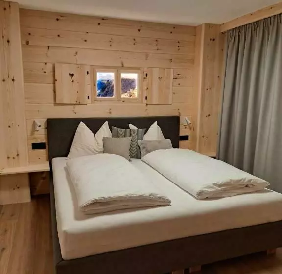 Pliegermoar   Adults Only