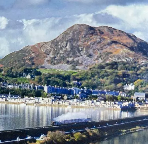 Porthmadog Centre