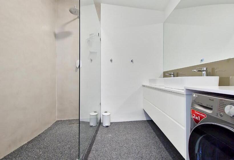 Apartment Situated On The Slope Of Table Mountain!