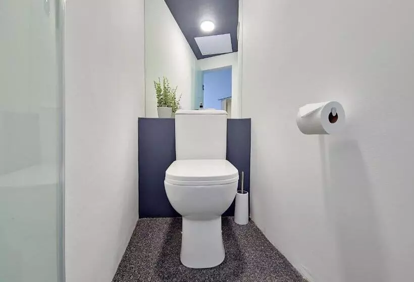 Apartment Situated On The Slope Of Table Mountain!