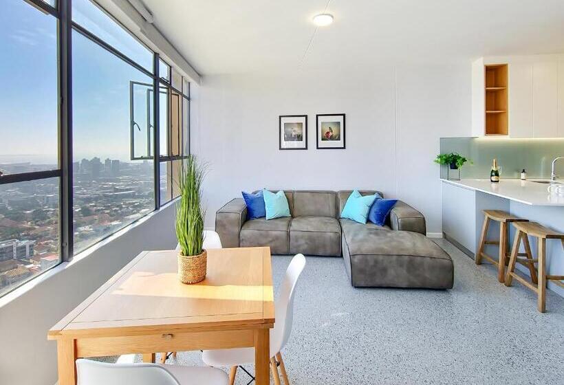 Apartment Situated On The Slope Of Table Mountain!