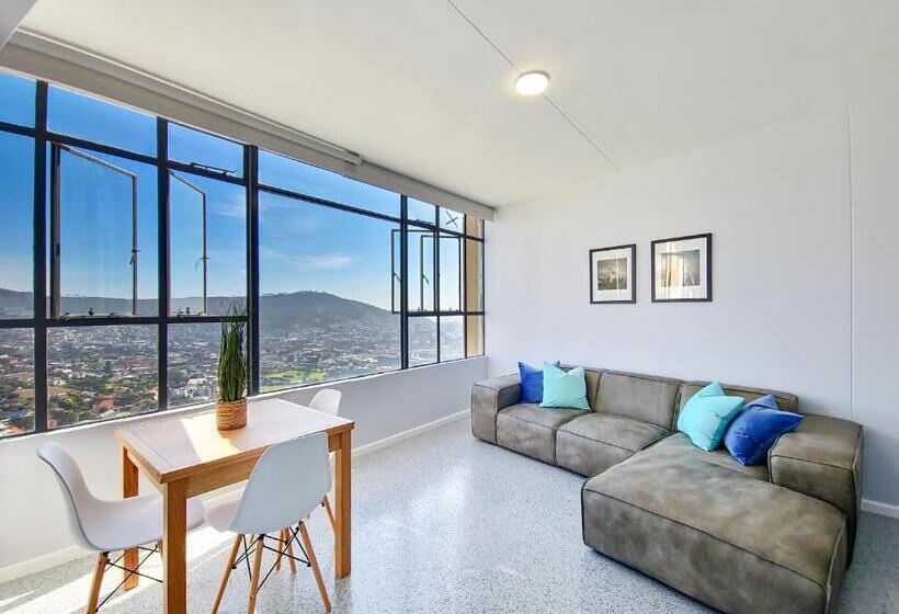 Apartment Situated On The Slope Of Table Mountain!