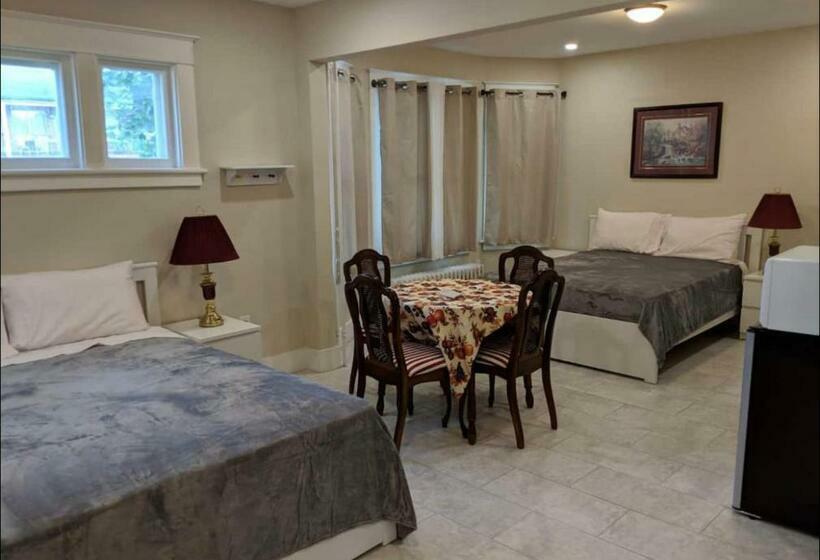 House For 13 Guest And Close To Clifton Hill,casino,horseshoes Falls