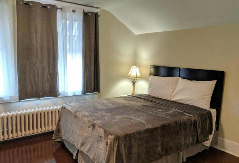 House For 13 Guest And Close To Clifton Hill,casino,horseshoes Falls