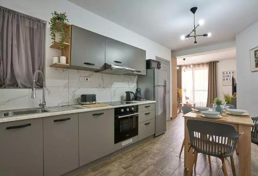 Private Apartment Minutes To Sliema Malta, 2 Ac S, Netflix