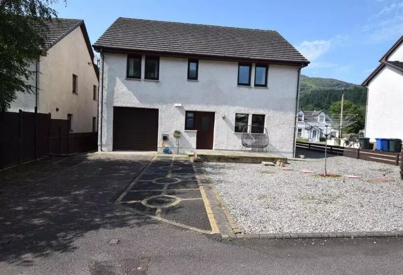 Ridgeview Villa   Partial Loch View