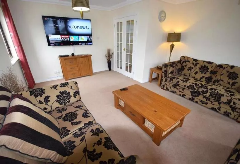 Ridgeview Villa   Partial Loch View