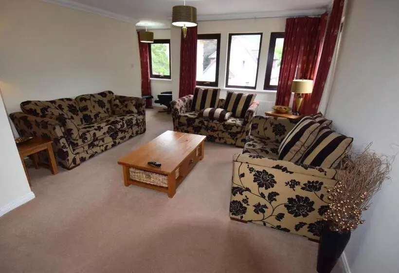 Ridgeview Villa   Partial Loch View