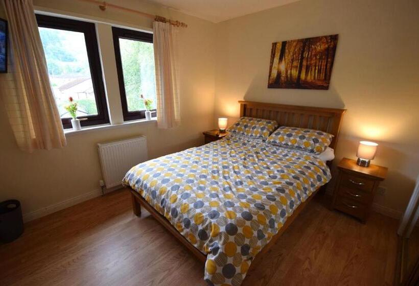 Ridgeview Villa Partial Loch View