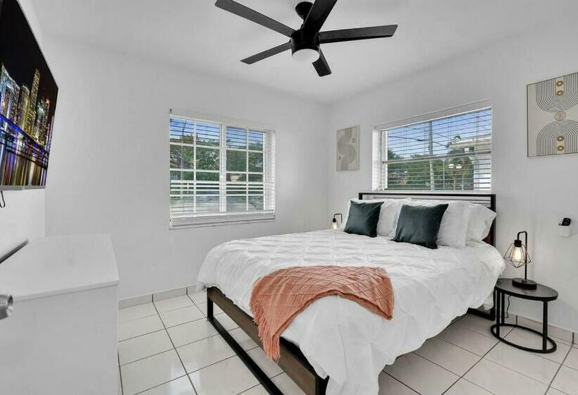 Spacious 4brs Home, Relax Backyard Close To Casino