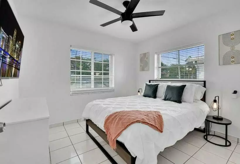 Spacious 4brs Home, Relax Backyard Close To Casino