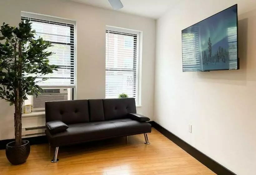 Boutique Studio Apartment On Grand Ave