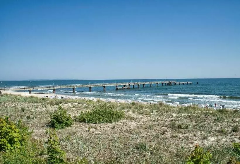 Nah Am Meer, Meerblick, Gratis Nutzung Vom Ahoi Erlebnisbad Und Sauna In Sellin   Haus Inselblick Fe