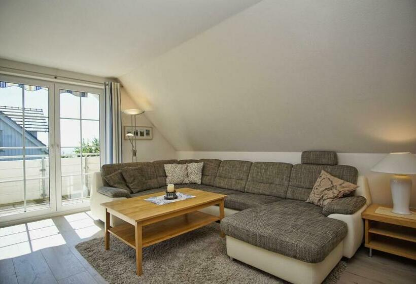 Nah Am Meer, Meerblick, Gratis Nutzung Vom Ahoi Erlebnisbad Und Sauna In Sellin   Haus Inselblick Fe